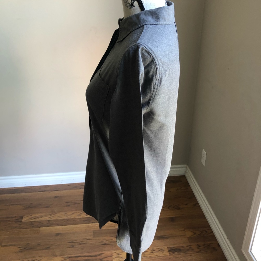 Aritzia Babaton The Group Reno Button front shirt - Picture 9 of 16